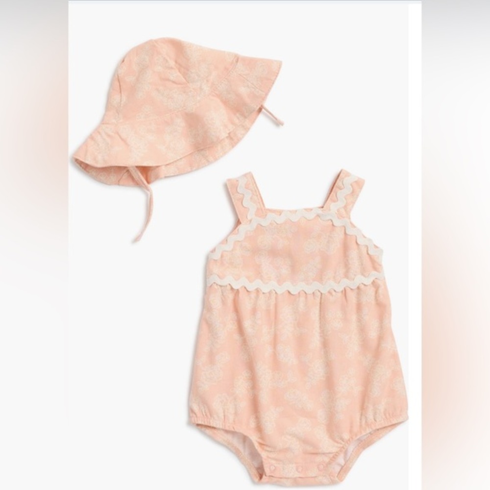 NEW..Nicole Miller Bubble Romper and Hat Set